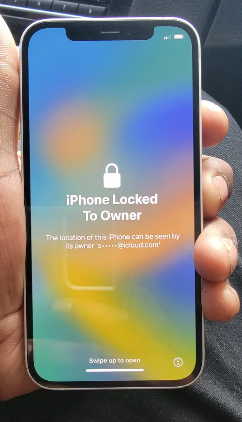 صفحه iPhone Locked to Owner هنگام راه اندازی آیفون